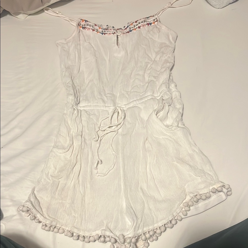 White Romper with Pom-Pom Trim and Pockets